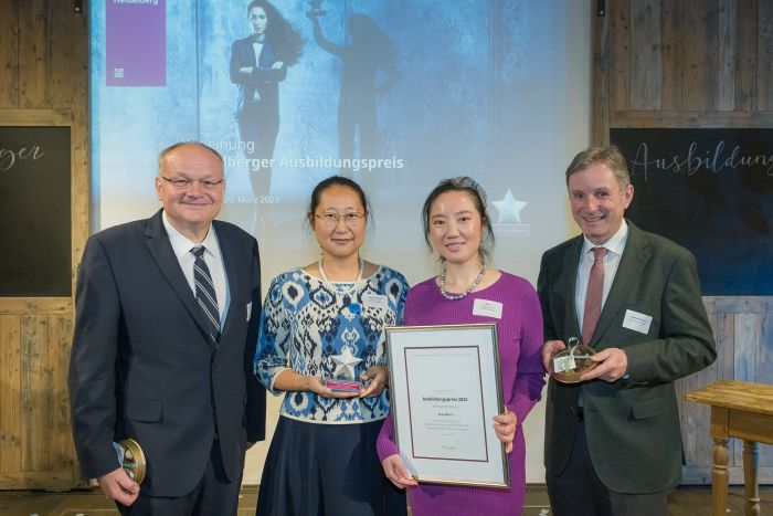 Min Li erhält Ausbildungspreis 2022